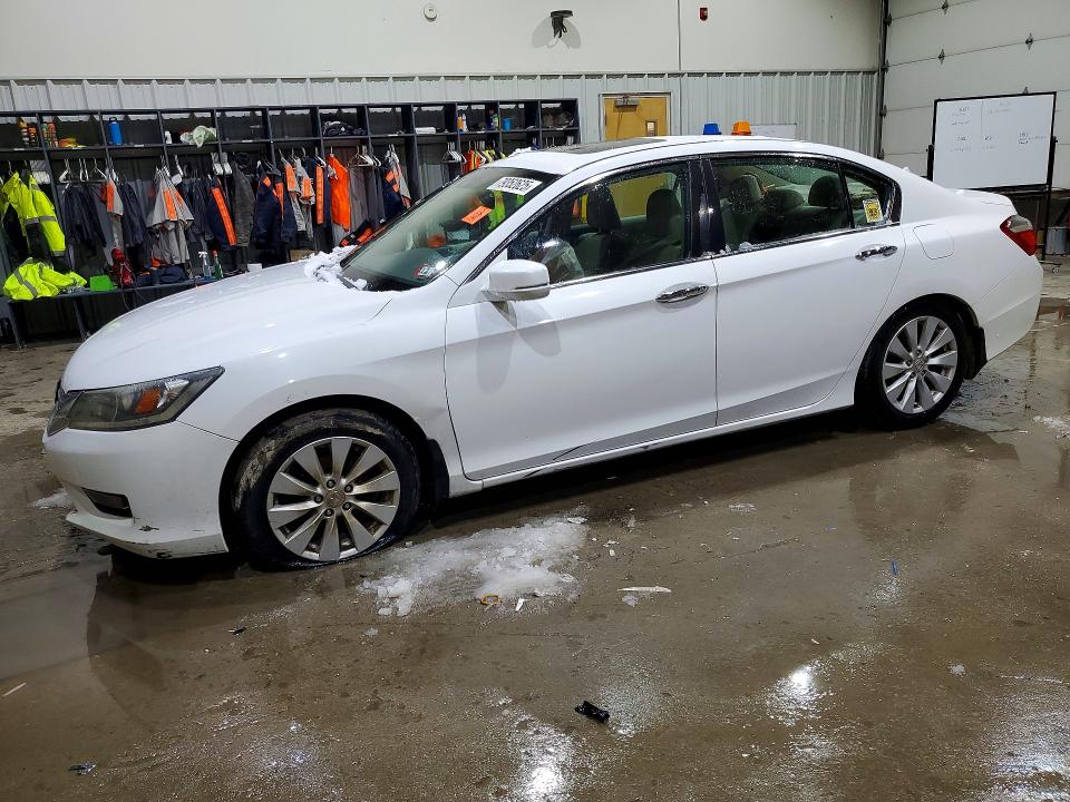 HONDA ACCORD 2015 with VIN 1HGCR2F82FA004745 - Photo from auction