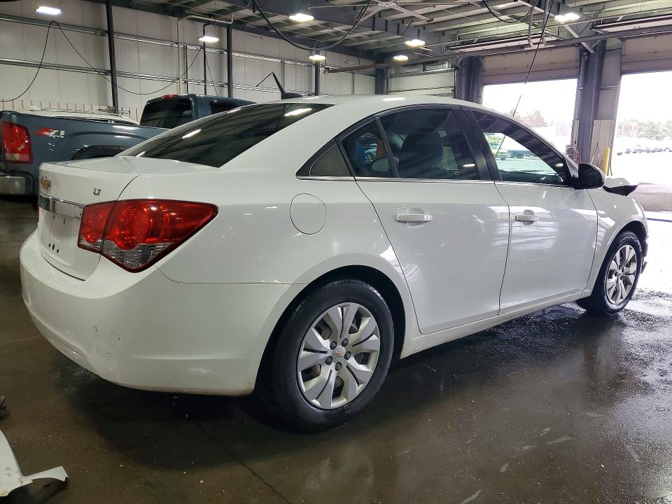 Photo 3 from auction – 2011 CHEVROLET CRUZE with VIN 1G1PF5S94B7308863
