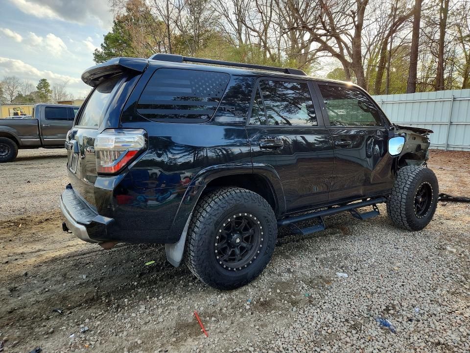 Photo 3 from auction – 2019 TOYOTA 4RUNNER with VIN JTEBU5JR9K5616630