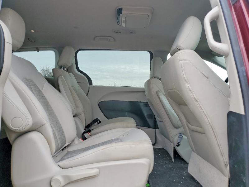 Photo 11 from auction – 2018 CHRYSLER PACIFICA with VIN 2C4RC1H73JR248336