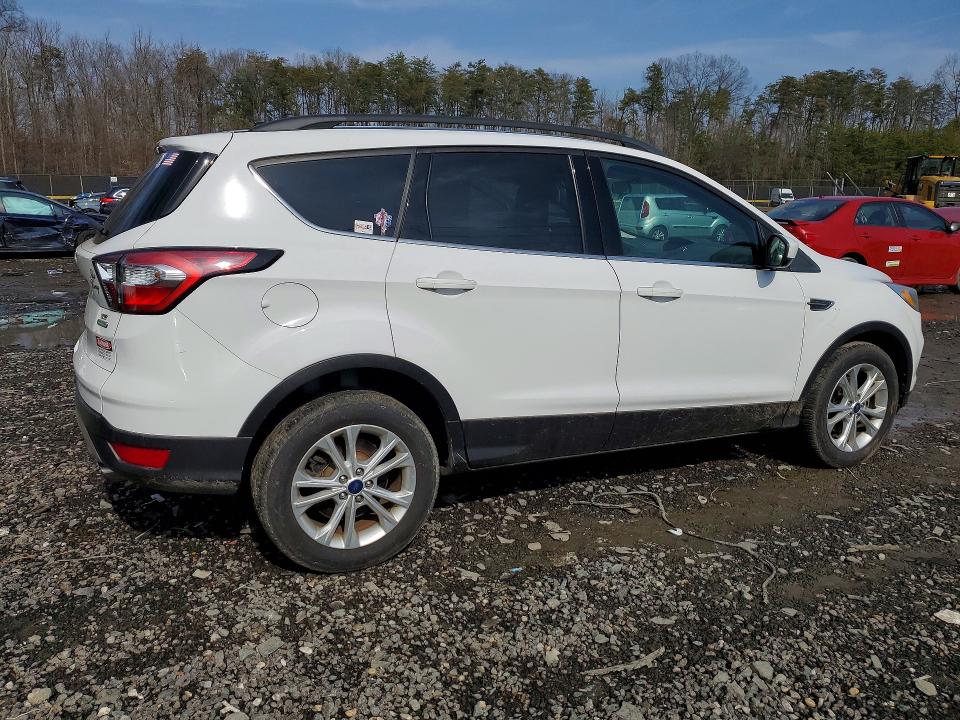 Photo 3 from auction – 2018 FORD ESCAPE with VIN 1FMCU0GD6JUA75995