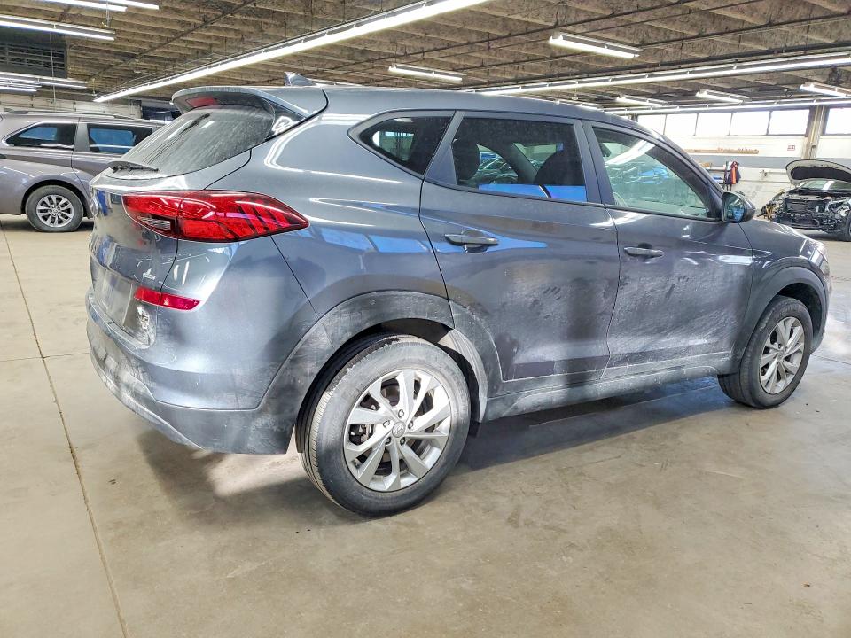 Photo 3 from auction – 2019 HYUNDAI TUCSON with VIN KM8J2CA47KU882437
