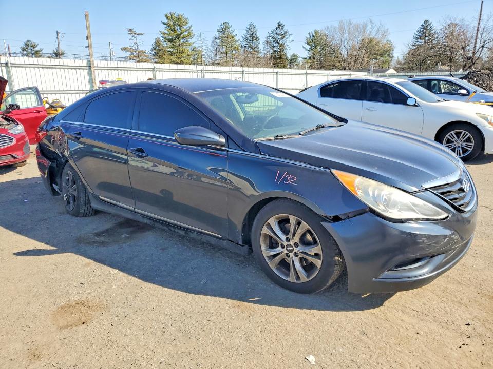 Photo 4 from auction – 2013 HYUNDAI SONATA with VIN 5NPEB4AC8DH770391