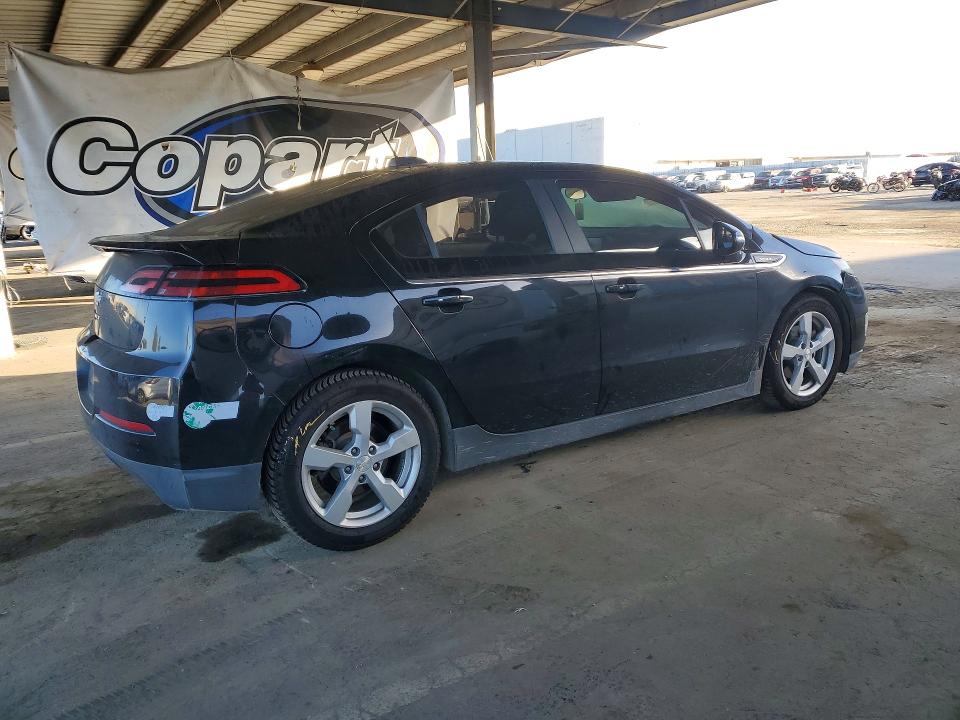 Photo 3 from auction – 2015 CHEVROLET VOLT with VIN 1G1RD6E4XFU140870