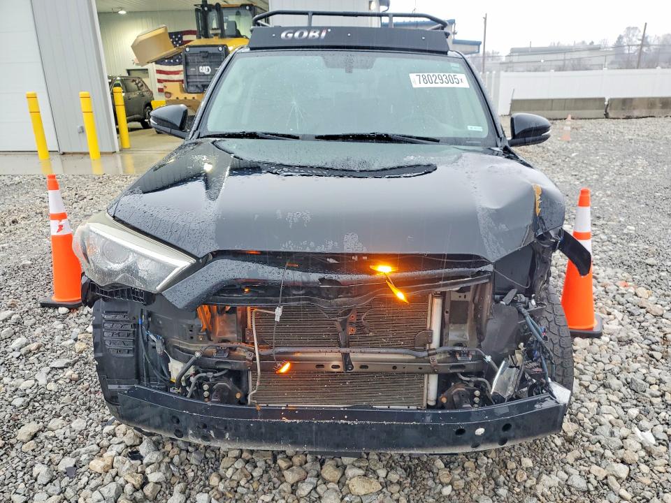 Photo 5 from auction – 2014 TOYOTA 4RUNNER with VIN JTEBU5JR1E5179405