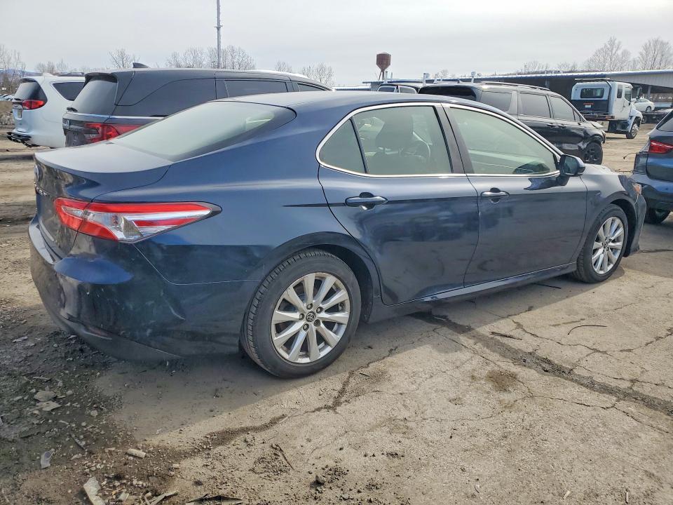 Photo 3 from auction – 2018 TOYOTA CAMRY with VIN JTNB11HK7J3048334