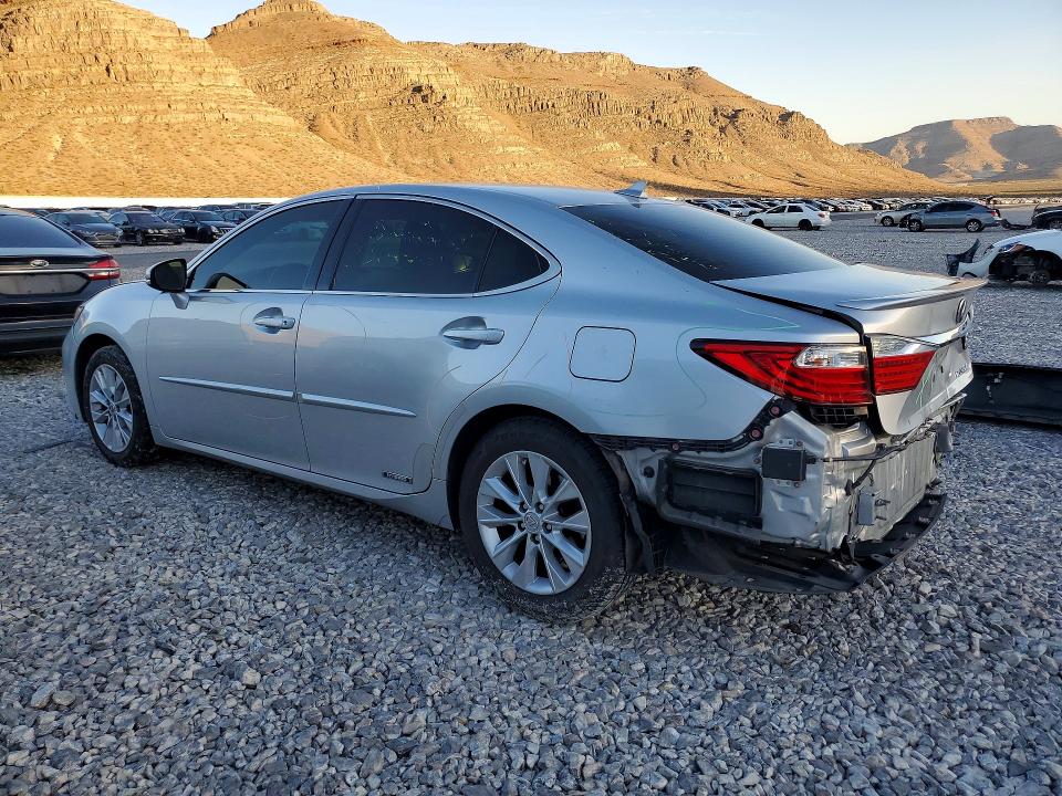 Photo 2 from auction – 2013 LEXUS ES 300H with VIN JTHBW1GG4D2036556
