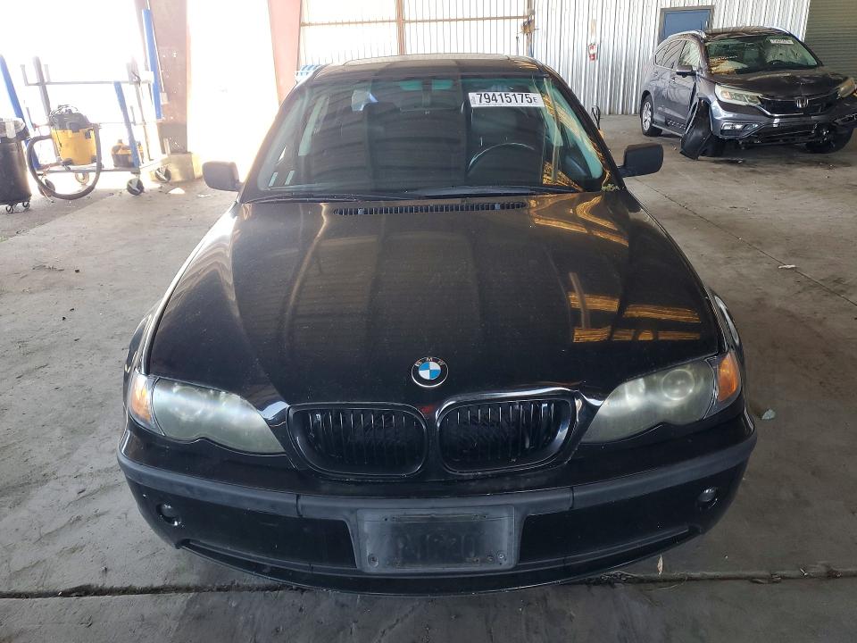Photo 5 from auction – 2002 BMW 325 with VIN WBAEV33482KL74027