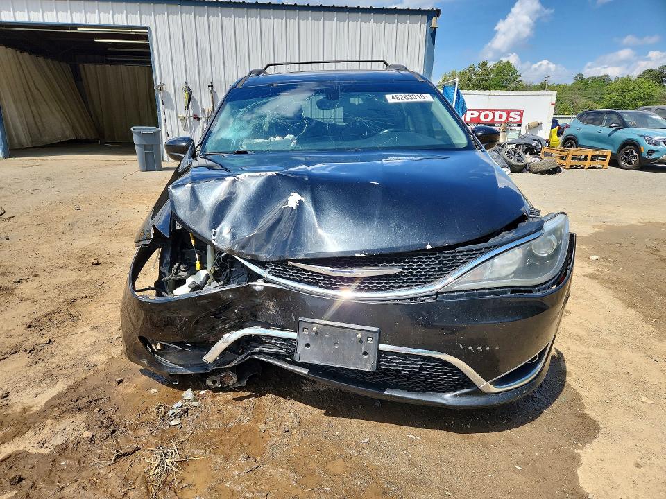 Снимка 5 от търг – 2017 CHRYSLER PACIFICA с VIN 2C4RC1BGXHR759321