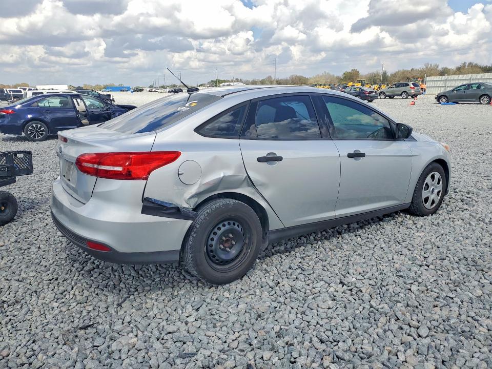 Photo 3 from auction – 2017 FORD FOCUS with VIN 1FADP3E20HL279183