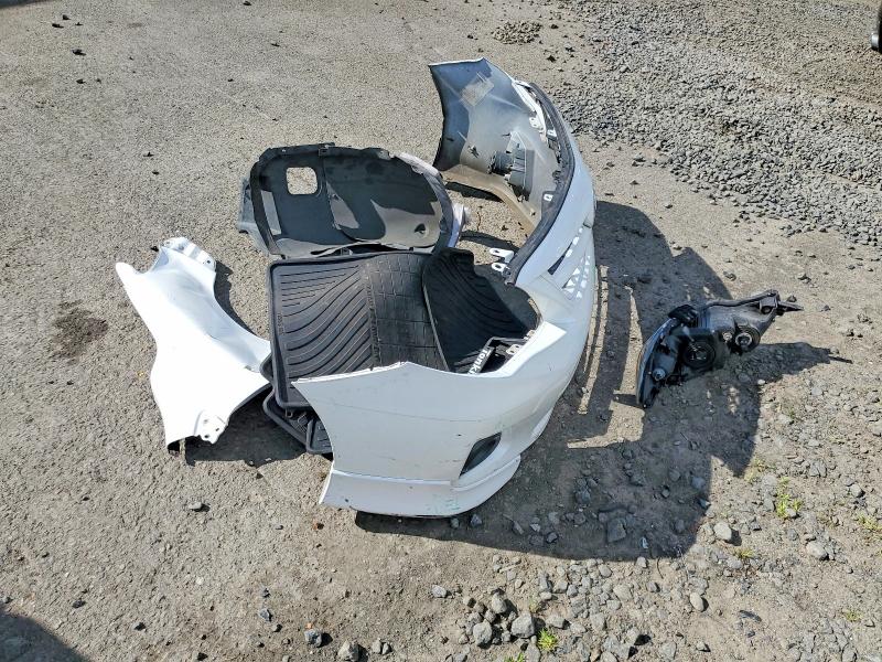 Фото 12 с аукциона – 2013 TOYOTA COROLLA с VIN 5YFBU4EE6DP176667