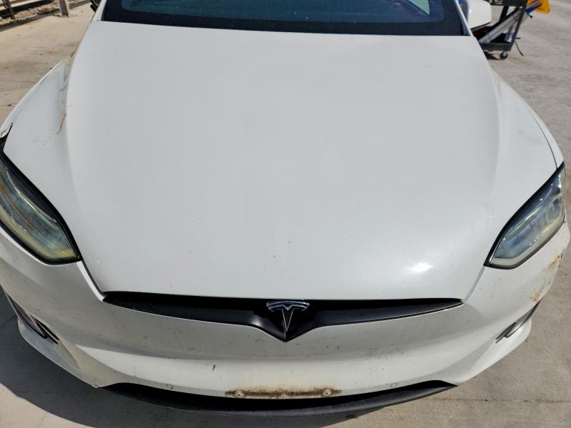 Photo 11 from auction – 2018 TESLA MODEL X with VIN 5YJXCAE29JF103734