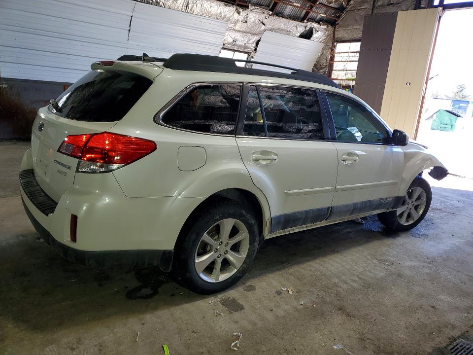 Photo 3 from auction – 2013 SUBARU OUTBACK with VIN 4S4BRBKC9D3268093