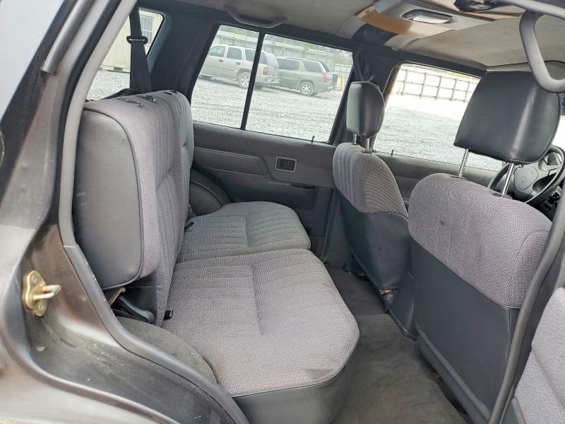 Photo 11 from auction – 1995 NISSAN PATHFINDER with VIN JN8HD17Y5SW034271
