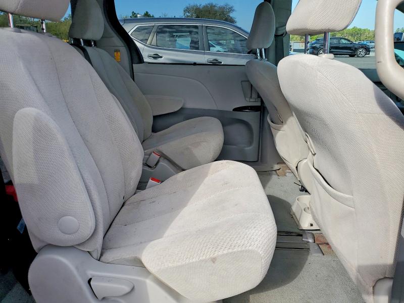 Photo 11 from auction – 2014 TOYOTA SIENNA with VIN 5TDKK3DC2ES417598