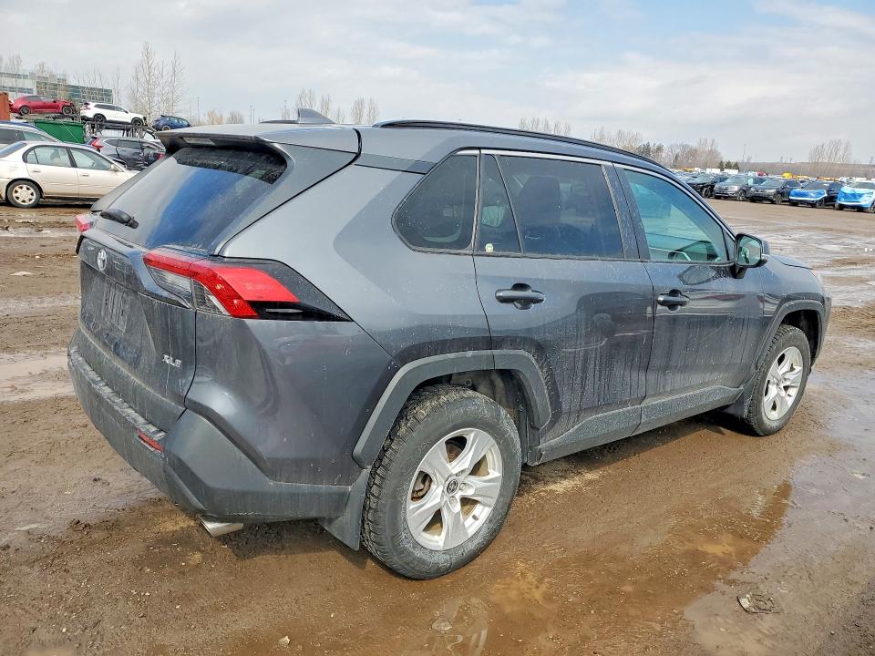 Photo 3 from auction – 2021 TOYOTA RAV4 with VIN 2T3W1RFV4MC108932