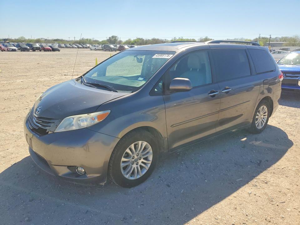 TOYOTA SIENNA 2014 with VIN 5TDYK3DC8ES461177 - Photo from auction