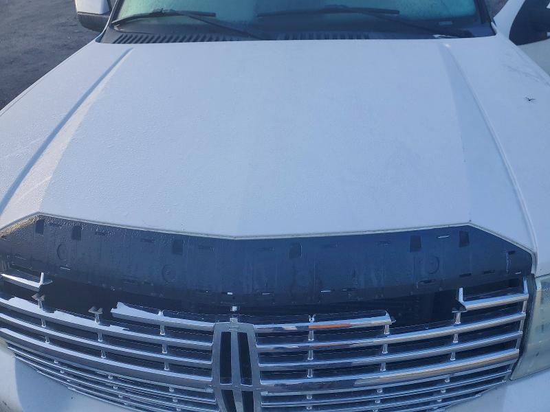 Photo 11 from auction – 2010 LINCOLN NAVIGATOR with VIN 5LMJJ2H54AEJ02282
