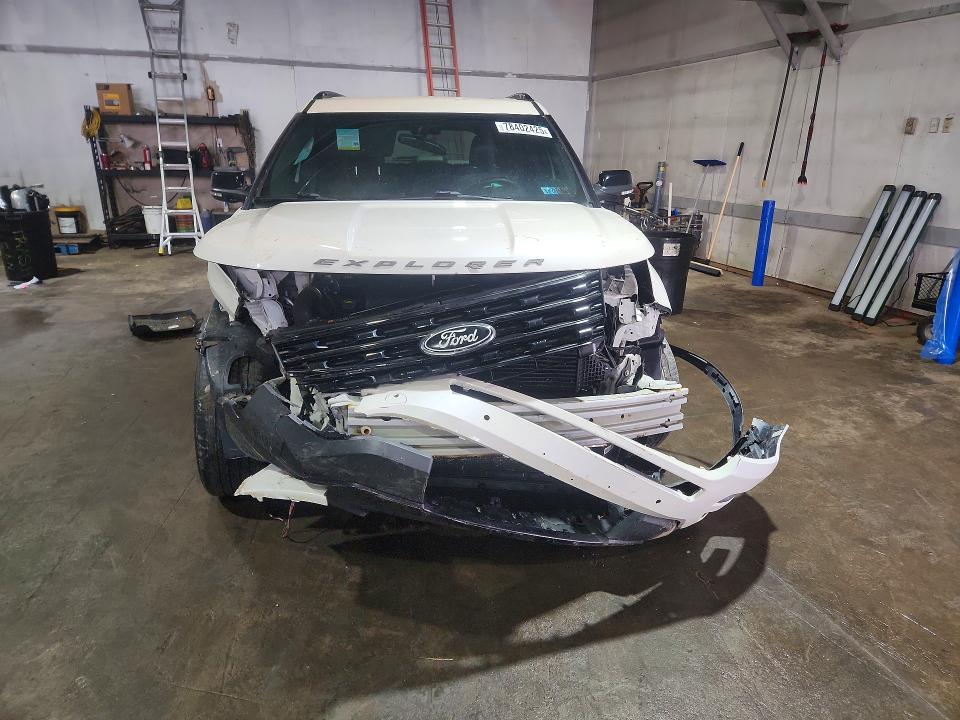 Photo 5 from auction – 2016 FORD EXPLORER with VIN 1FM5K8GT6GGC00778