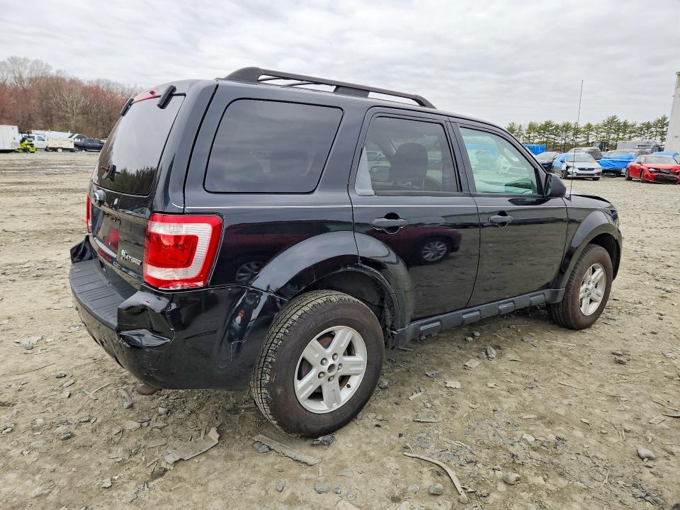 Photo 3 from auction – 2010 FORD ESCAPE with VIN 1FMCU4K39AKA36285