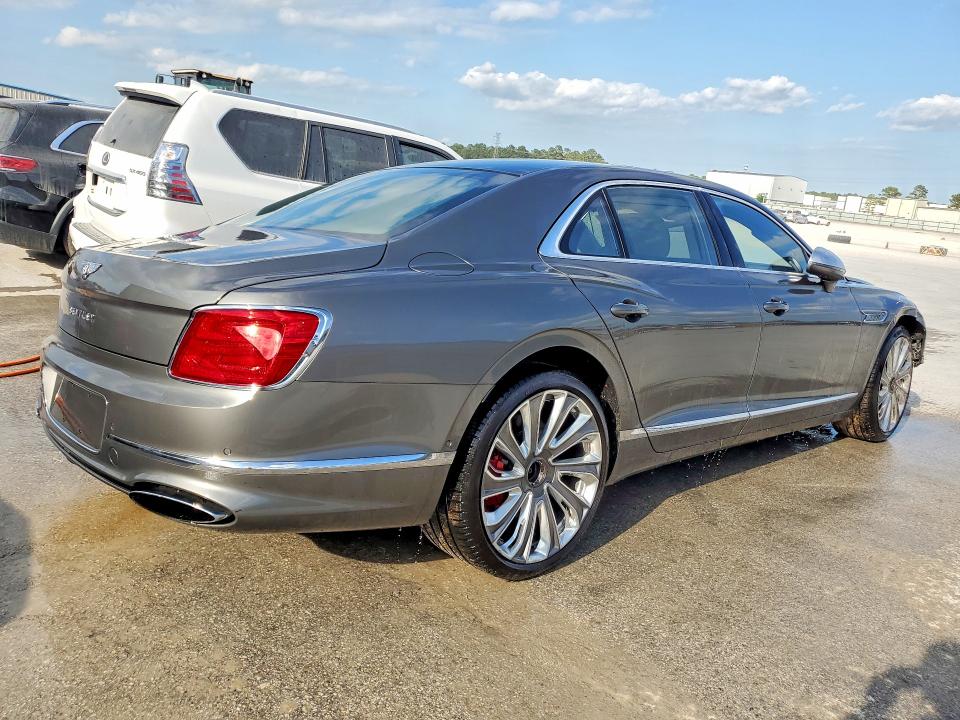 Photo 3 from auction – 2023 BENTLEY FLYING SPUR with VIN SCBBB6ZG7PC007285