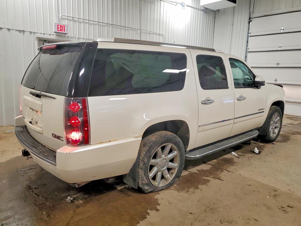 Photo 3 from auction – 2012 GMC YUKON XL with VIN 1GKS2MEFXCR112591