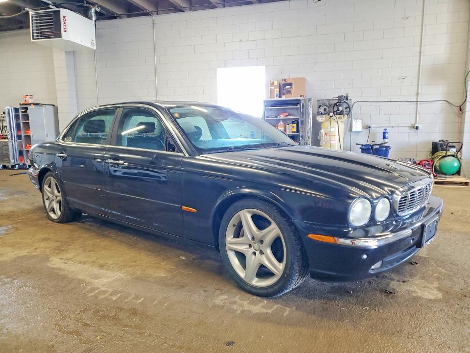 Photo 4 from auction – 2005 JAGUAR XJ8 with VIN SAJWA79CX5SG38057