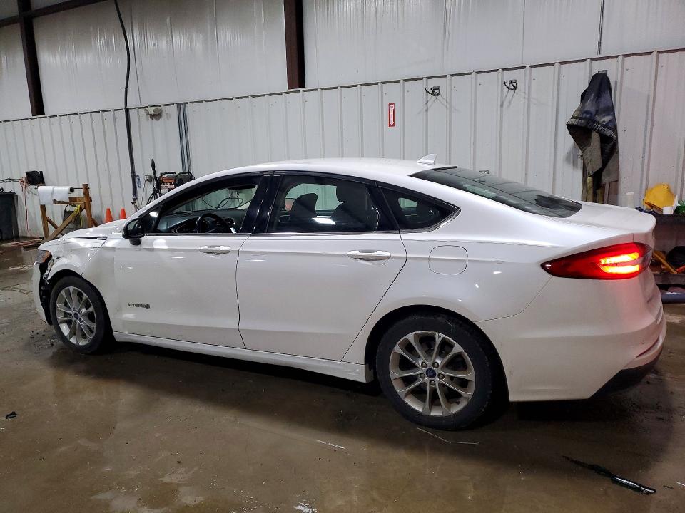 Zdjęcie 2 z aukcji – 2019 FORD FUSION z VIN 3FA6P0LU1KR158201