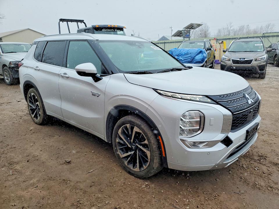 Photo 4 from auction – 2023 MITSUBISHI OUTLANDER with VIN JA4T5VA98PZ058625