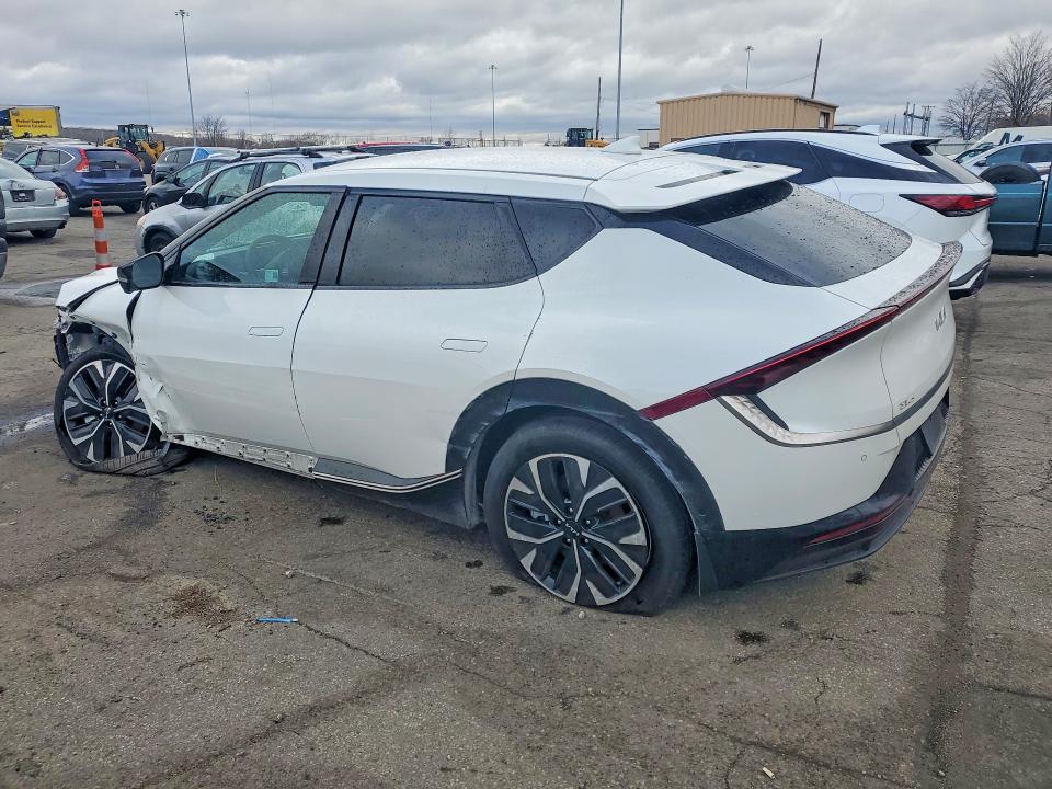 Photo 2 from auction – 2023 KIA EV6 with VIN KNDC3DLC1P5139097
