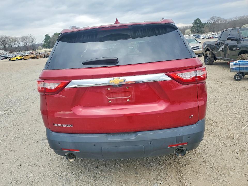Photo 6 from auction – 2018 CHEVROLET TRAVERSE with VIN 1GNERHKW8JJ242419