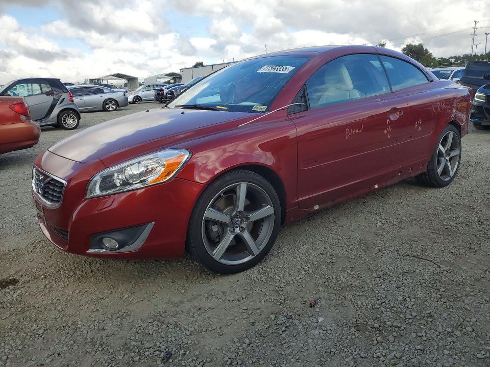 VOLVO C70 2013 مع رقم تعريف المركبة YV1672MC8DJ141771 - صورة من المزاد