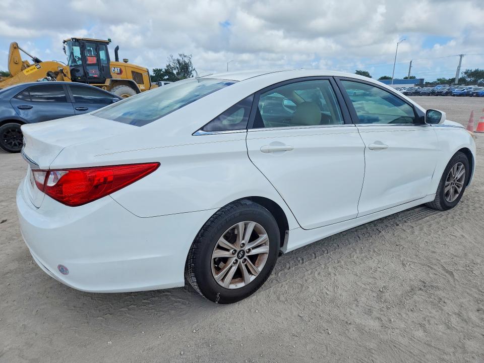 Photo 3 from auction – 2013 HYUNDAI SONATA with VIN 5NPEB4AC7DH709453