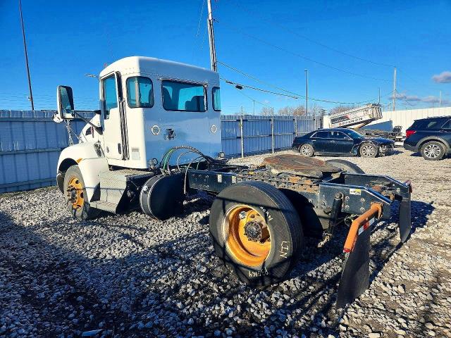 Photo 3 from auction – 2017 KENW CONSTRUCTI with VIN 2XKHAJ8X2HM160486