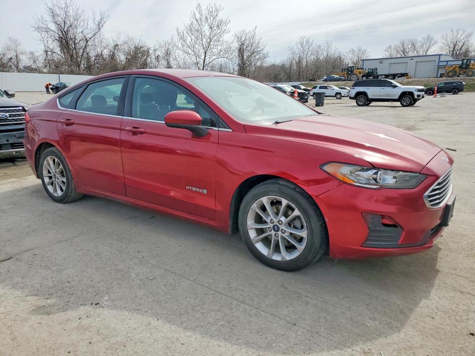 Photo 4 from auction – 2019 FORD FUSION with VIN 3FA6P0LU1KR257360