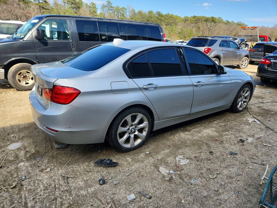 Photo 3 from auction – 2013 BMW 320 with VIN WBA3C3C56DF981691