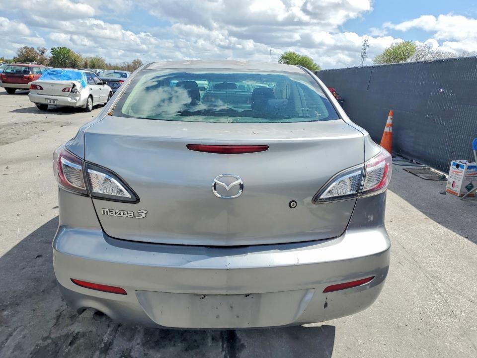 Photo 6 from auction – 2013 MAZDA MAZDA 3 with VIN JM1BL1TFXD1725210
