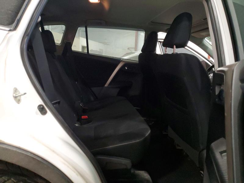 Photo 11 from auction – 2015 TOYOTA RAV4 with VIN 2T3RFREV0FW336671