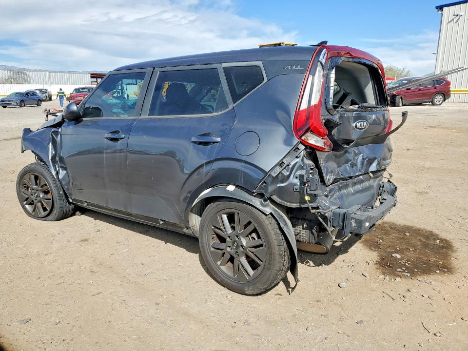 Photo 2 from auction – 2021 KIA SOUL with VIN KNDJ33AU0M7743706