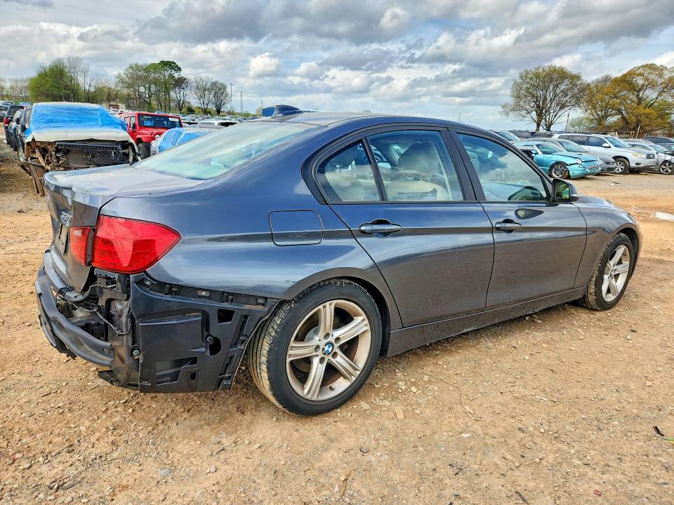 Photo 3 from auction – 2013 BMW 328 with VIN WBA3A5C55DJ461982