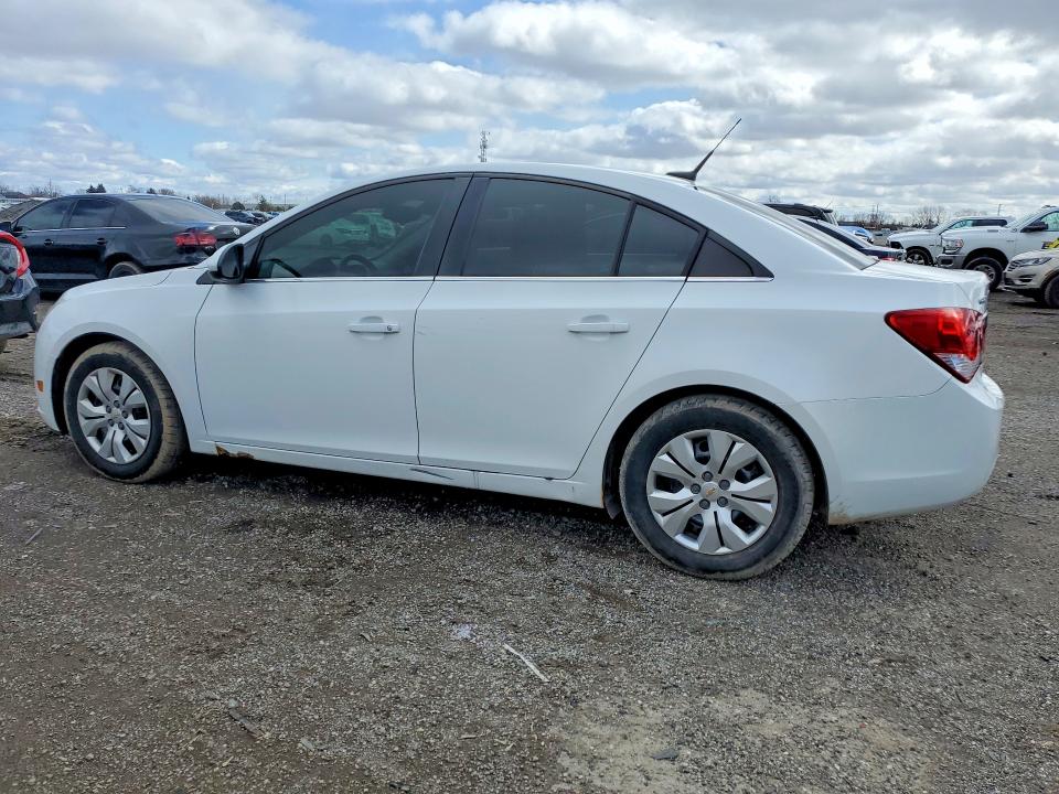 Photo 2 from auction – 2014 CHEVROLET CRUZE with VIN 1G1PC5SB1E7384623