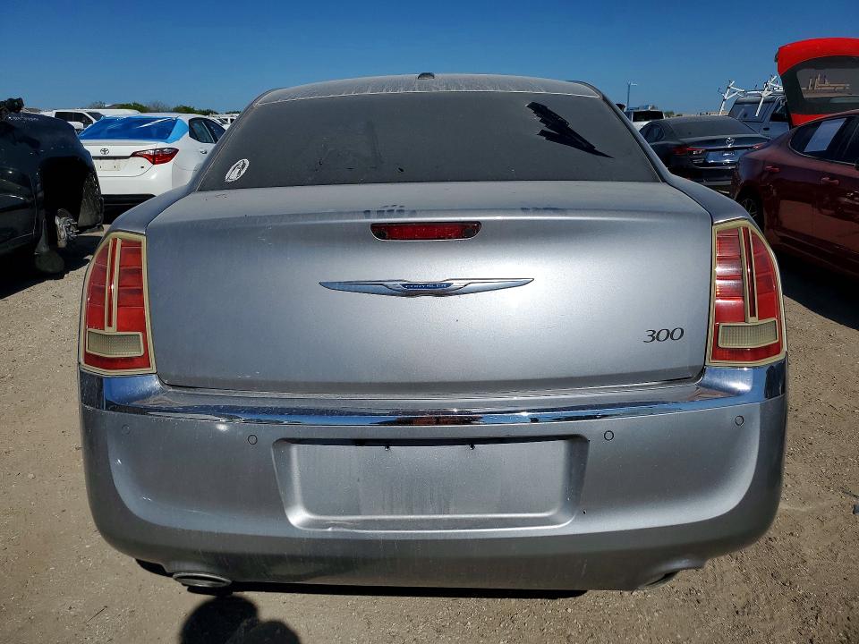 Photo 6 from auction – 2011 CHRYSLER 300C with VIN 2C3CA6CT2BH531271