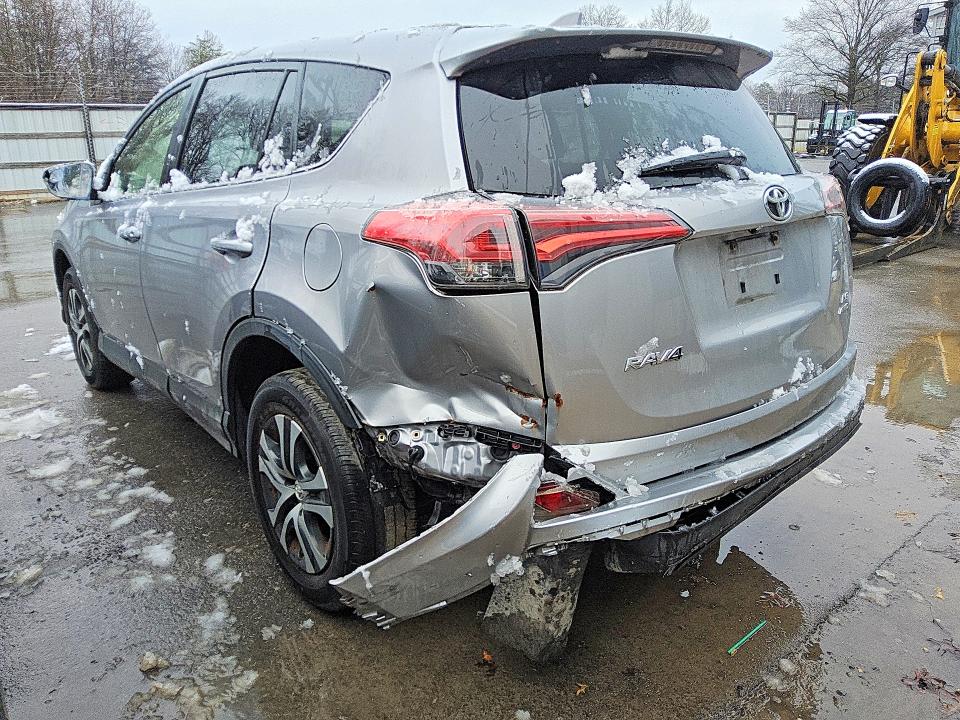Photo 2 from auction – 2018 TOYOTA RAV4 with VIN JTMBFREVXJD250713