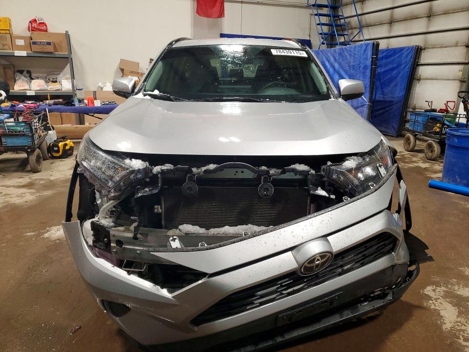 Photo 5 from auction – 2019 TOYOTA RAV4 with VIN 2T3Z1RFV2KW010264