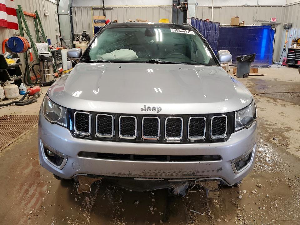 Photo 5 from auction – 2019 JEEP COMPASS with VIN 3C4NJDCB0KT690829