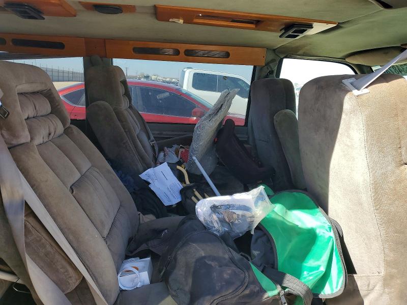 Photo 11 from auction – 2000 CHEVROLET ASTRO with VIN 1GBDM19W8YB169903
