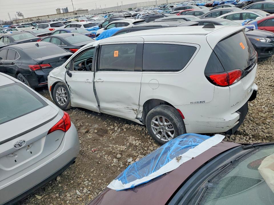 Photo 2 from auction – 2023 CHRYSLER VOYAGER with VIN 2C4RC1CG6PR522256
