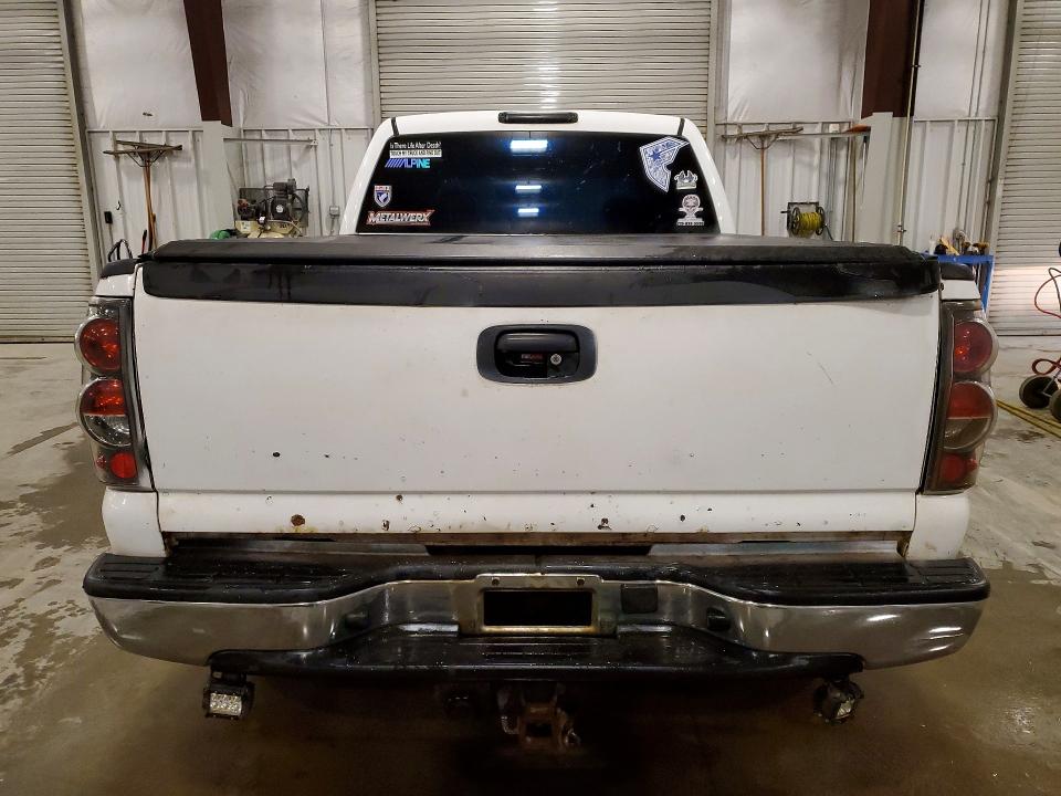 Photo 6 from auction – 2005 CHEVROLET SILVERADO with VIN 1GCHK23275F809327