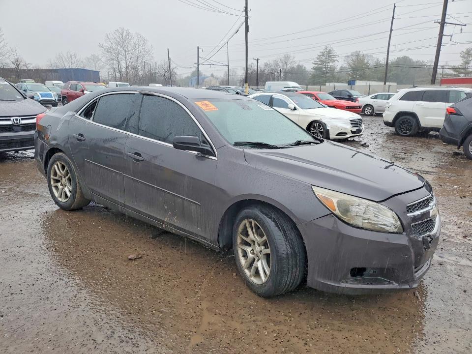 Photo 4 from auction – 2013 CHEVROLET MALIBU with VIN 1G11D5SR2DF266035