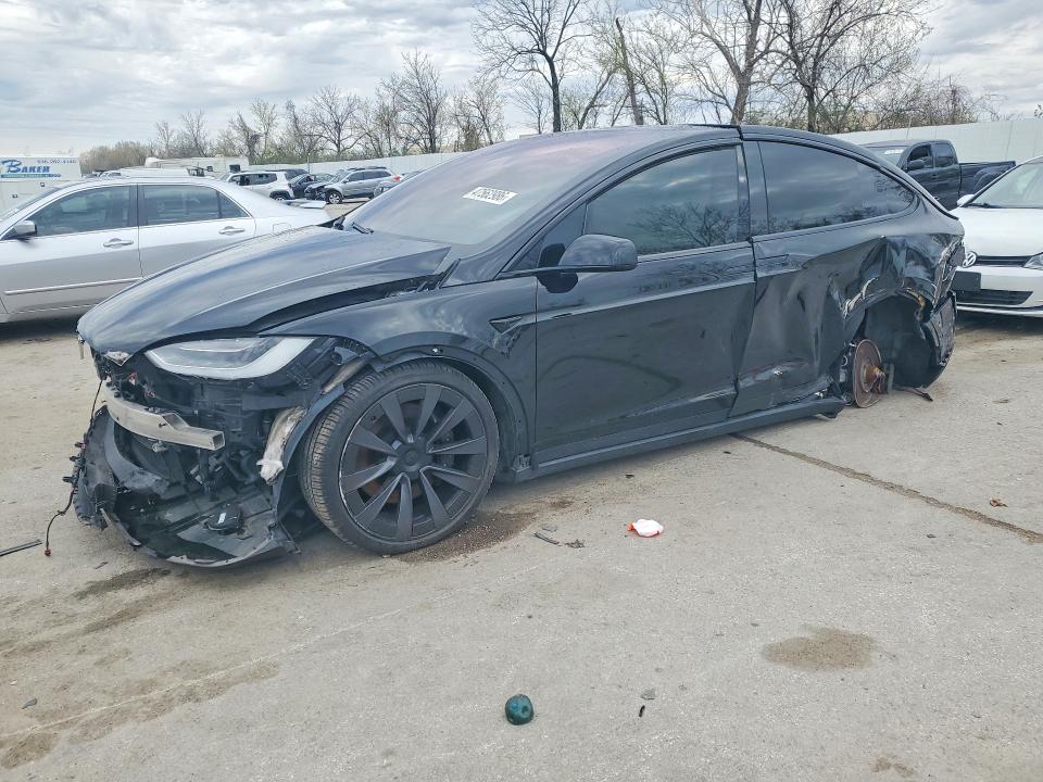 TESLA MODEL X 2022 with VIN 7SAXCAE53NF350881 - Photo from auction